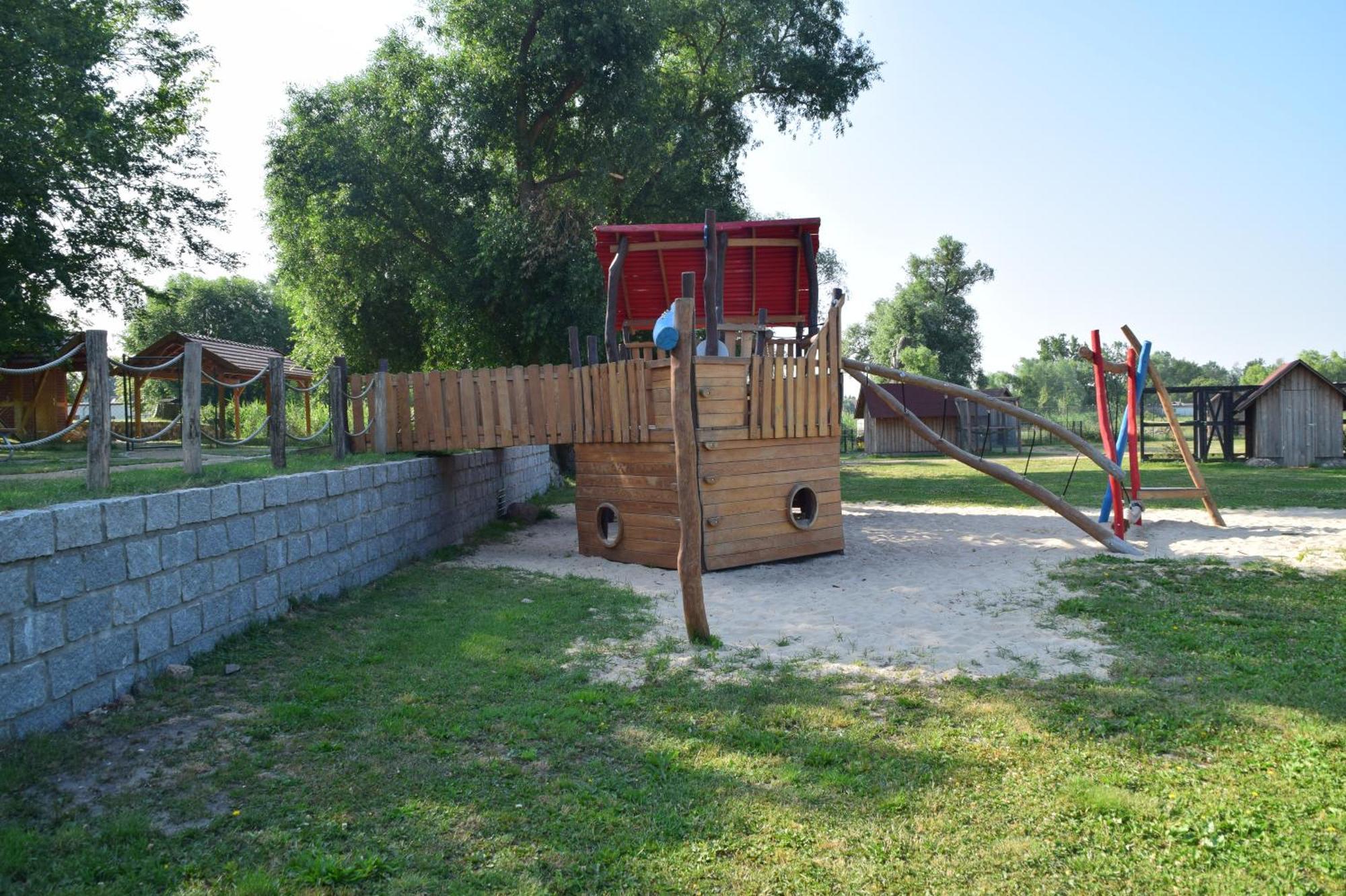 Land-Gut-Hotel Seeblick Klietz Exterior photo